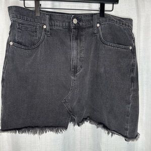 Women’s madewell black denim skirt size 32